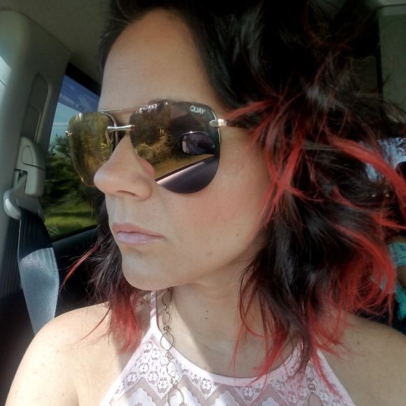 Meet your Posher, Lisa - Picture 1 of 1